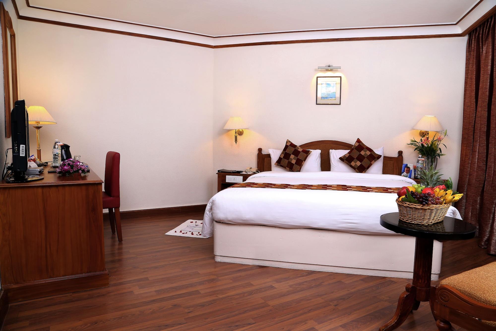 Gokulam Park Hotel Kochi Exterior photo
