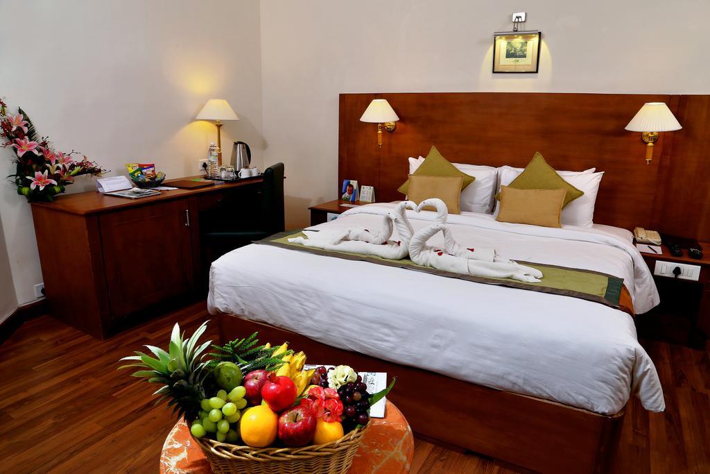 Gokulam Park Hotel Kochi Room photo