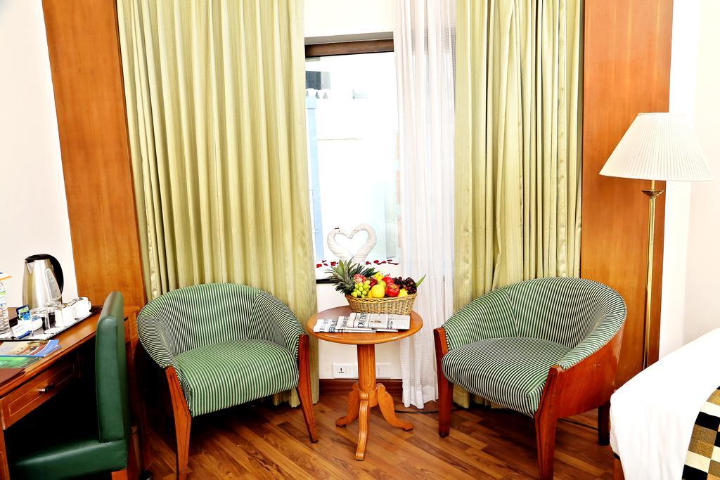 Gokulam Park Hotel Kochi Room photo