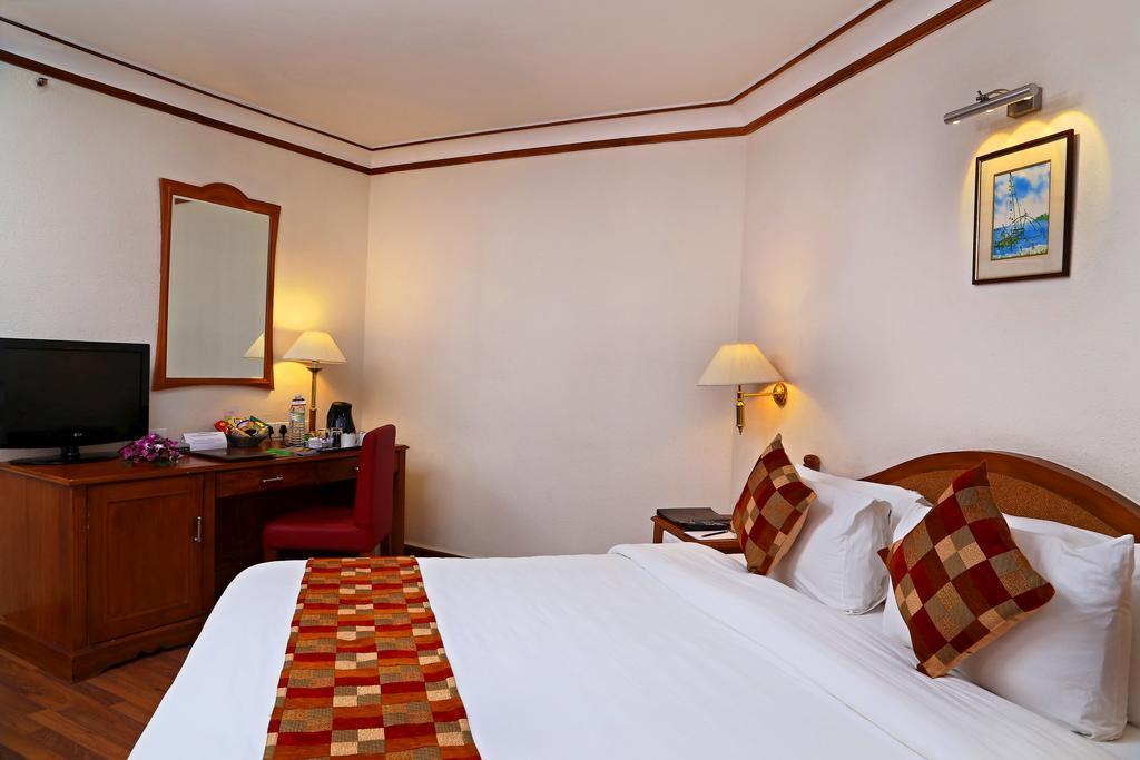 Gokulam Park Hotel Kochi Room photo