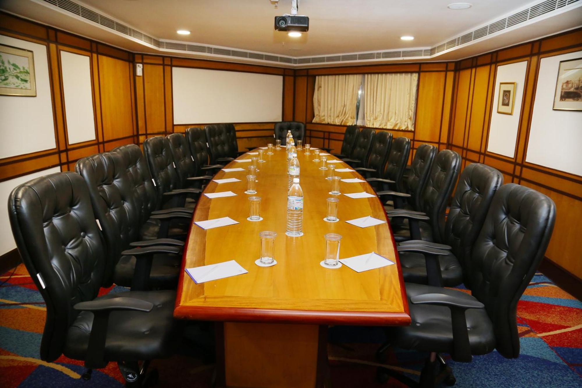 Gokulam Park Hotel Kochi Exterior photo
