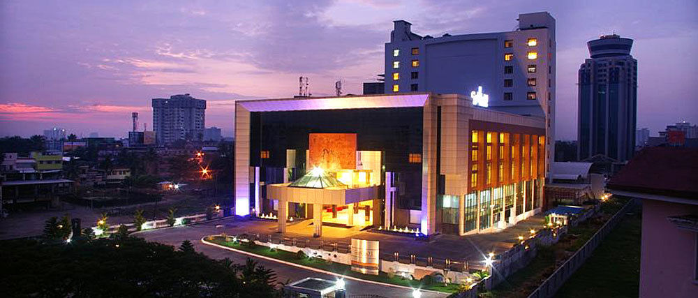 Gokulam Park Hotel Kochi Exterior photo