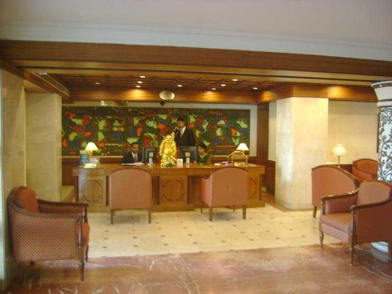 Gokulam Park Hotel Kochi Exterior photo